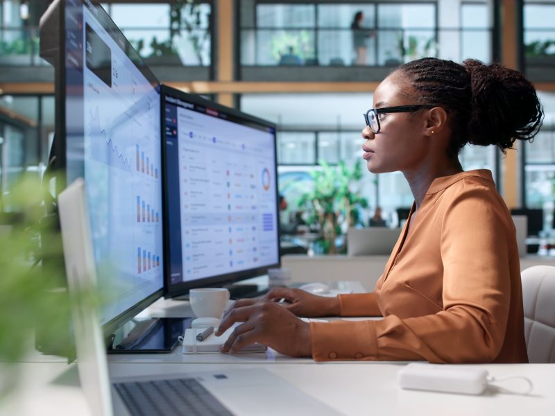 It,Incident,Manager,Tracks,Real time,Alerts,On,Laptop,Dashboard,Carefully.